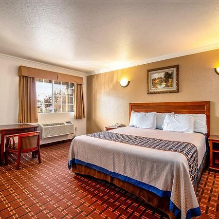 Regency Inn & Suites Downey Dış mekan fotoğraf