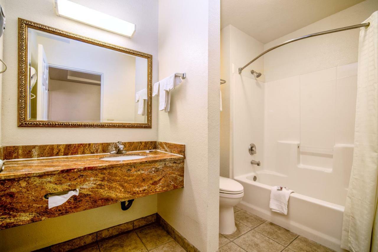 Regency Inn & Suites Downey Dış mekan fotoğraf